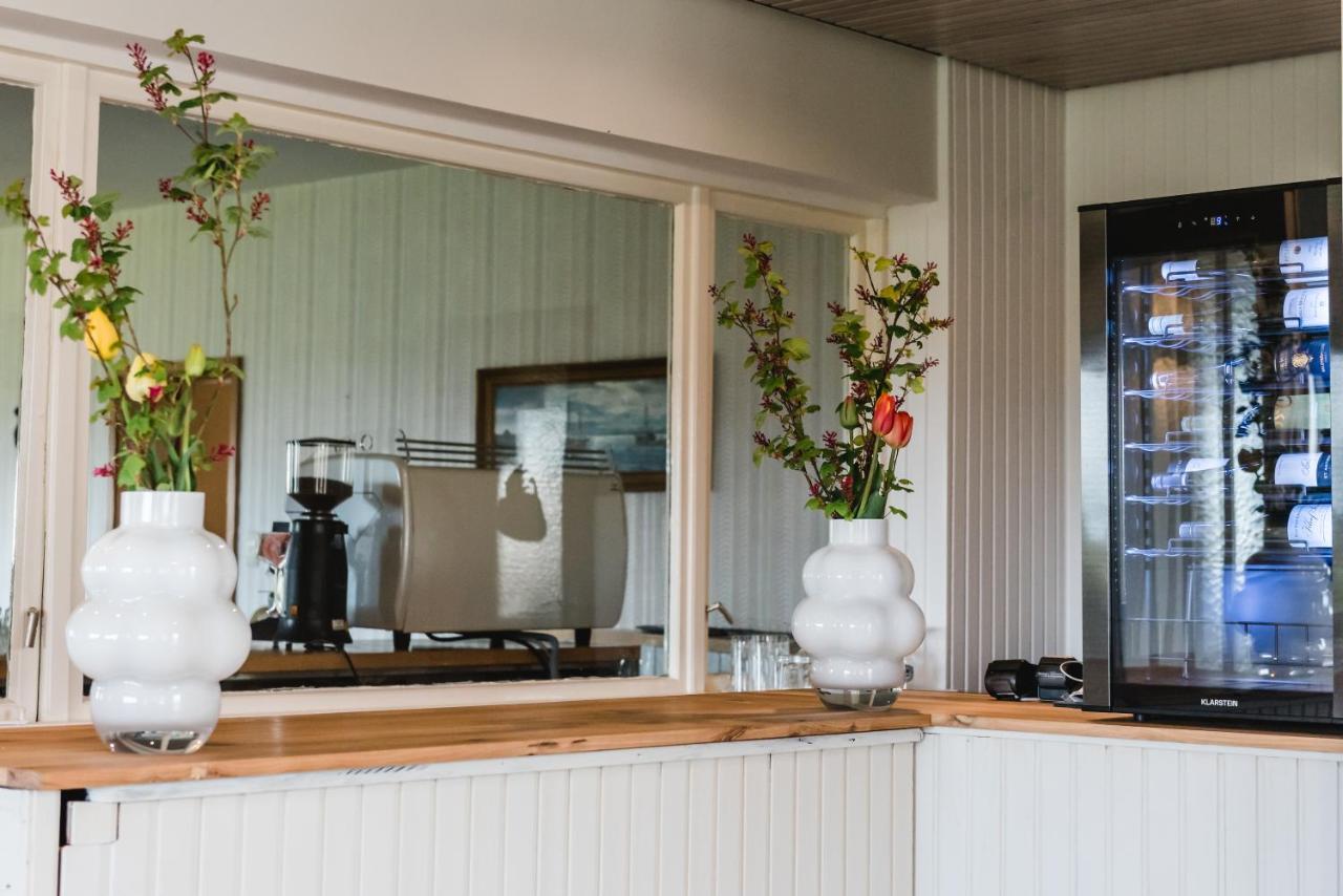 Straendhus Bed&Breakfast Hasselberg  Exteriör bild