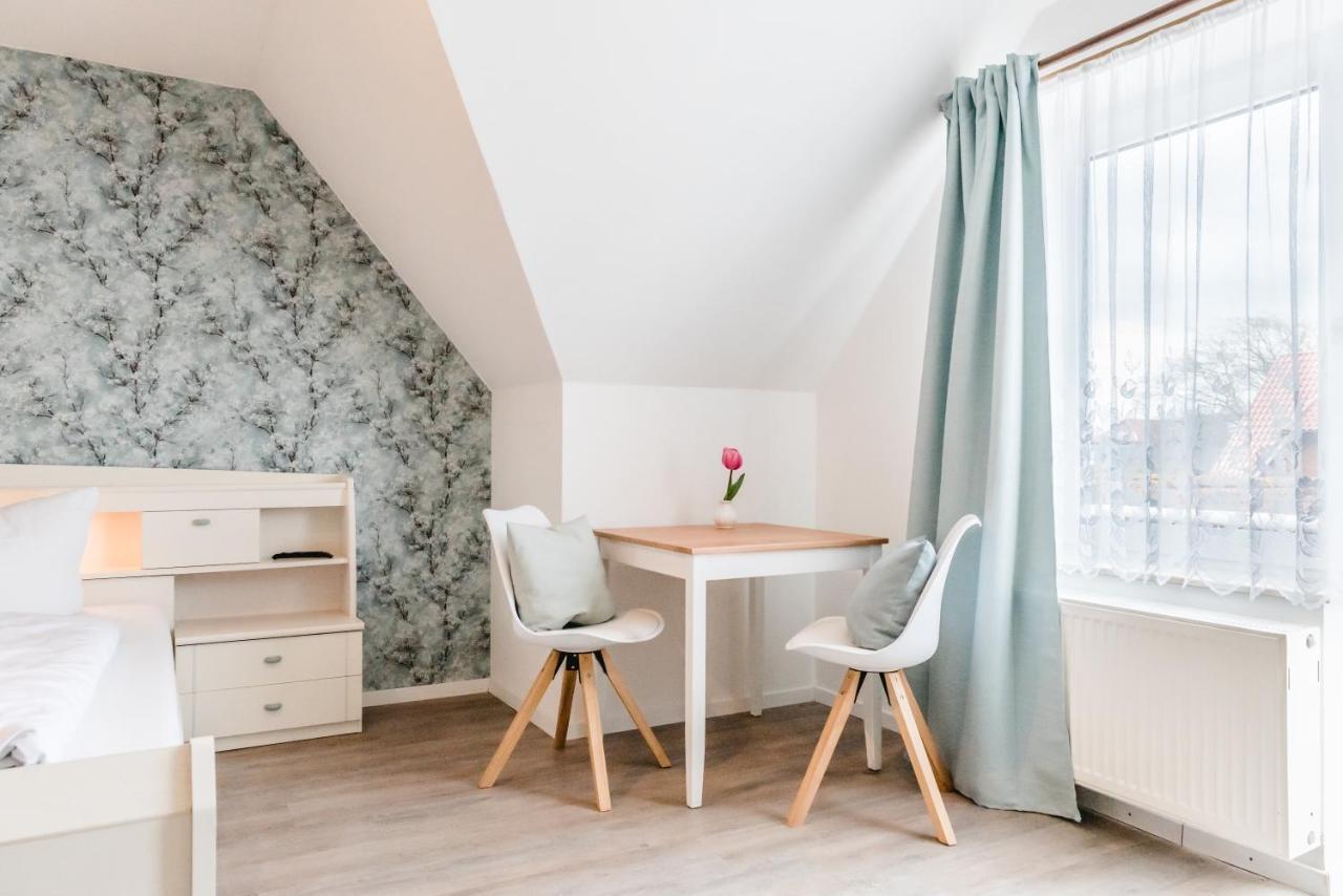 Straendhus Bed&Breakfast Hasselberg  Exteriör bild