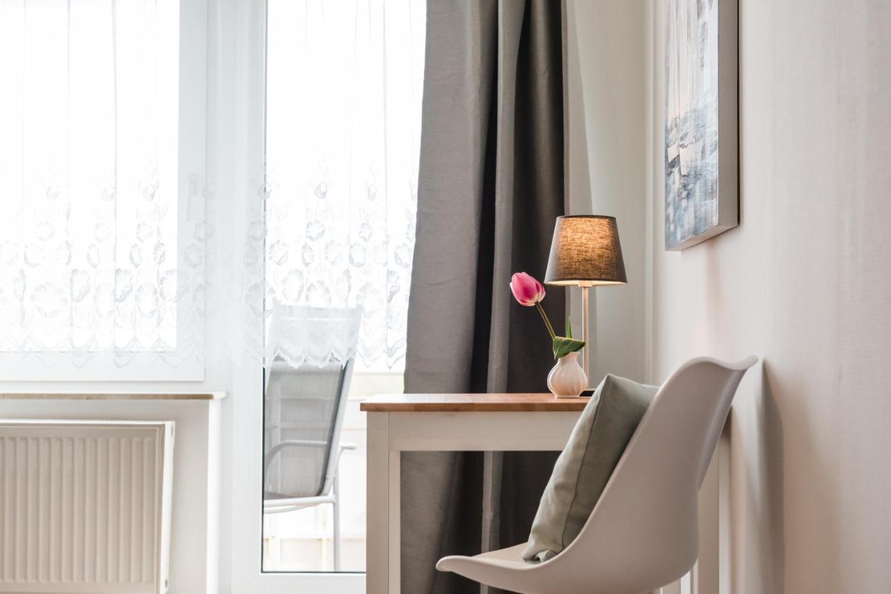 Straendhus Bed&Breakfast Hasselberg  Exteriör bild