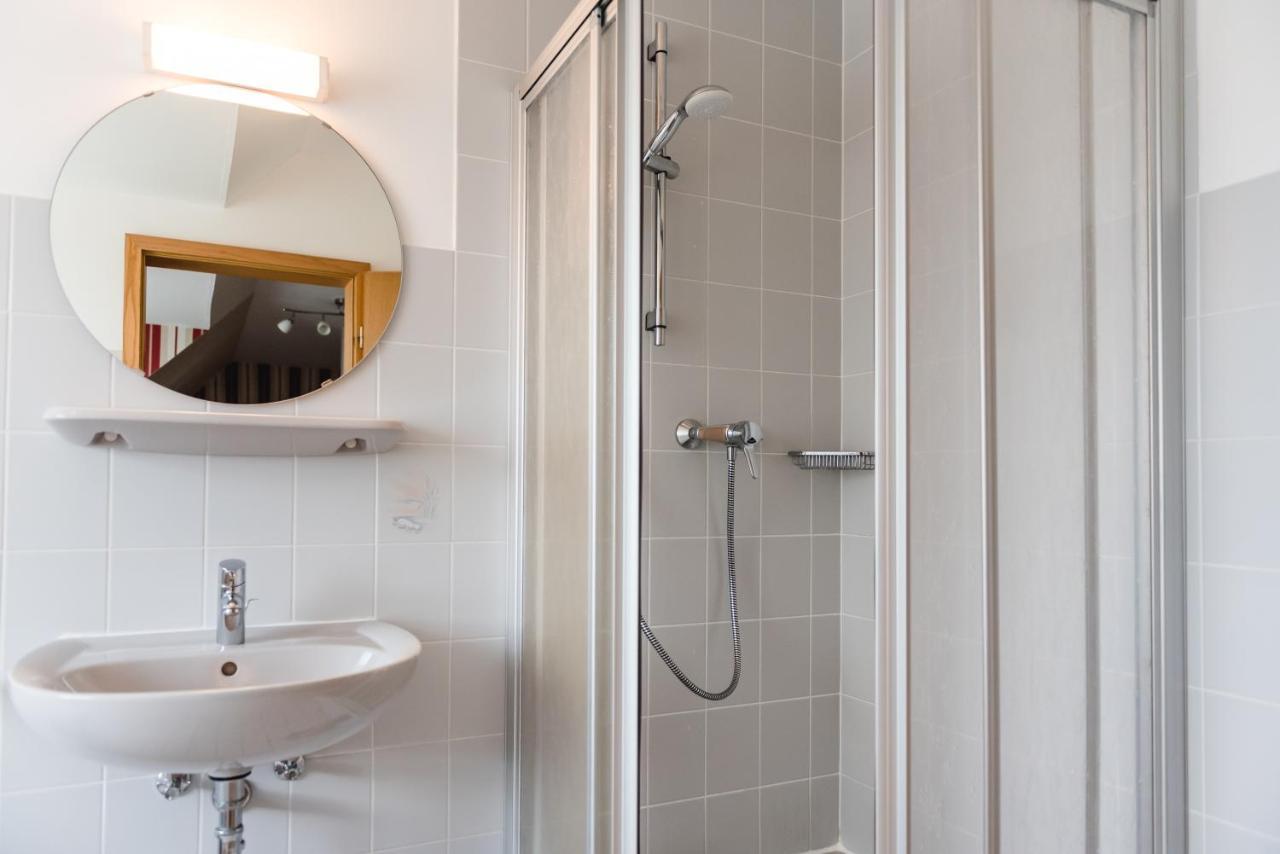 Straendhus Bed&Breakfast Hasselberg  Exteriör bild